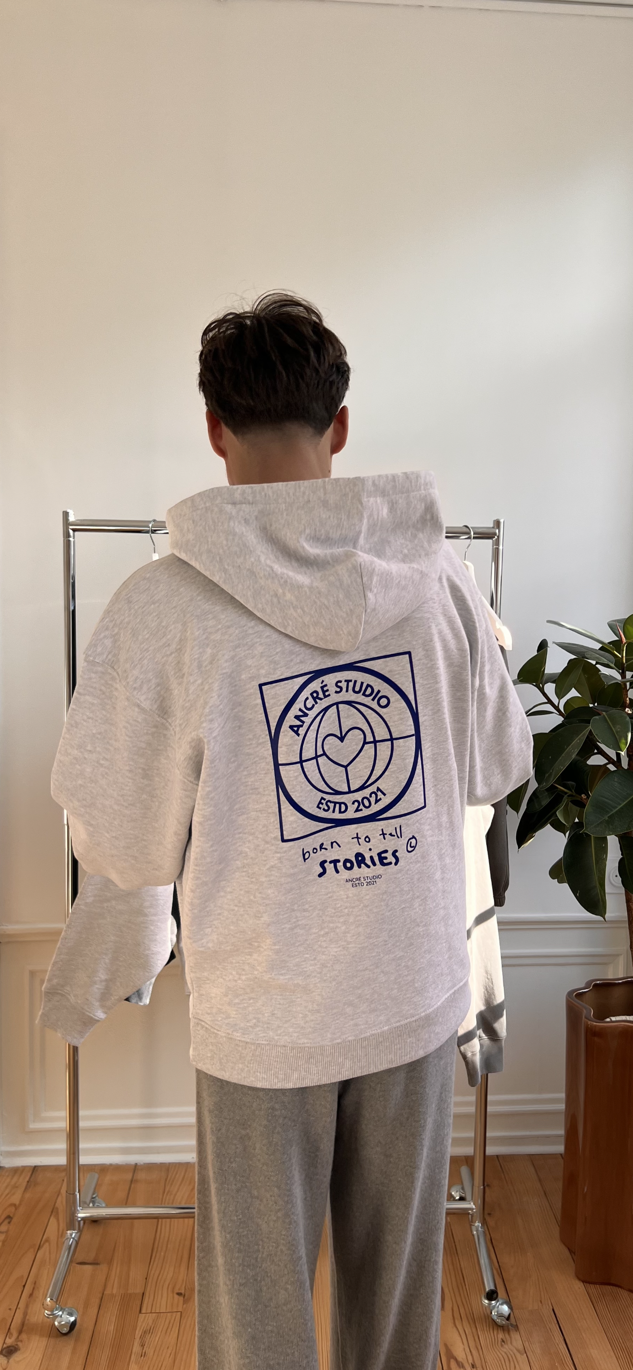 Sweat « born to tell stories » gris