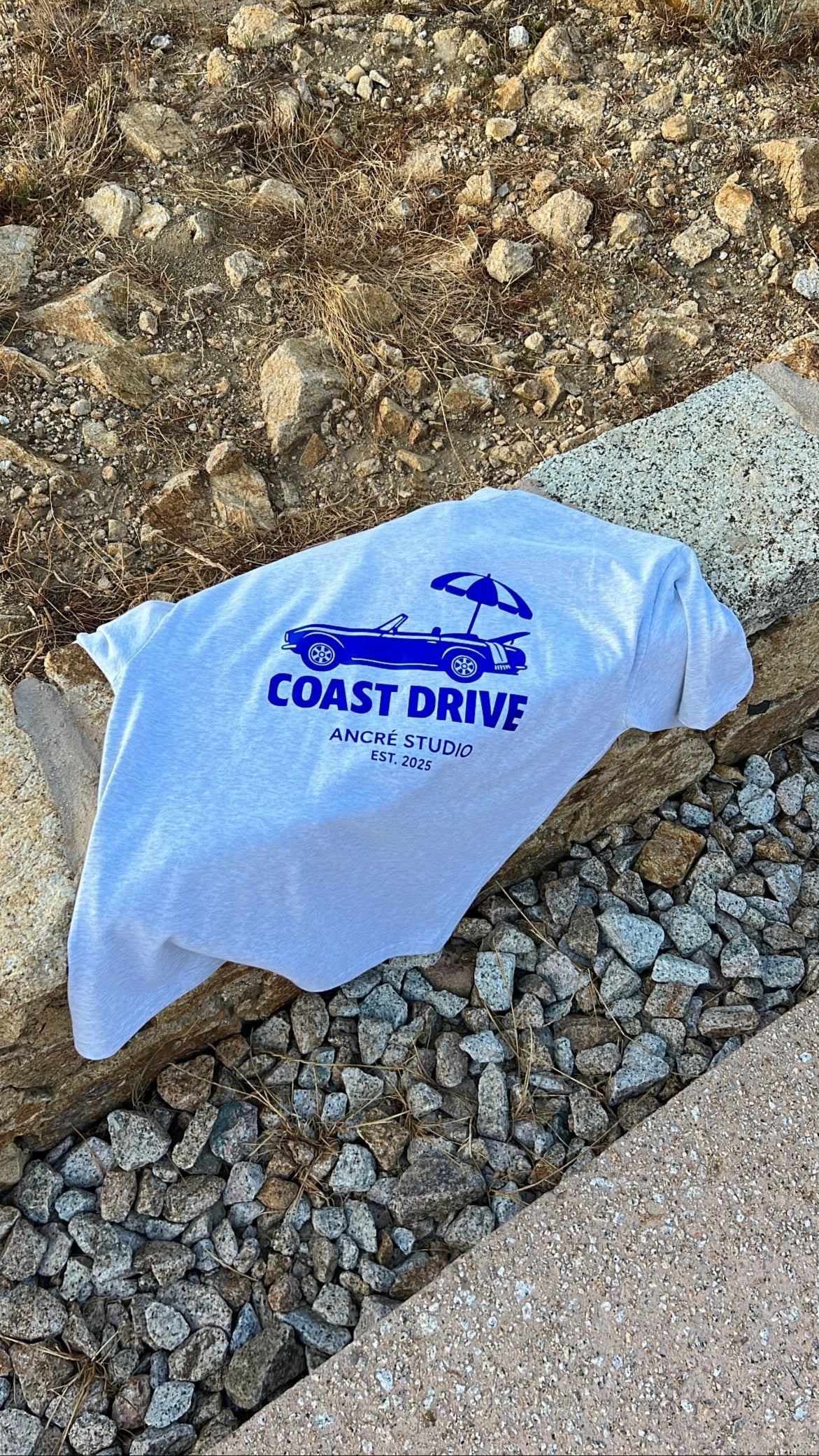 T-shirt "coast drive" gris