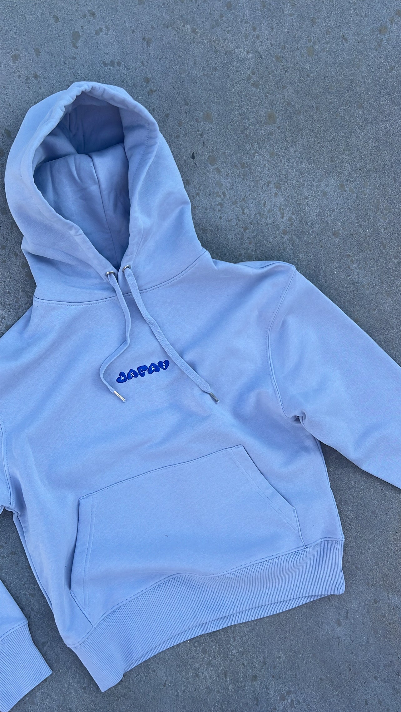 Sweat brodé « ancré » bleu pastel