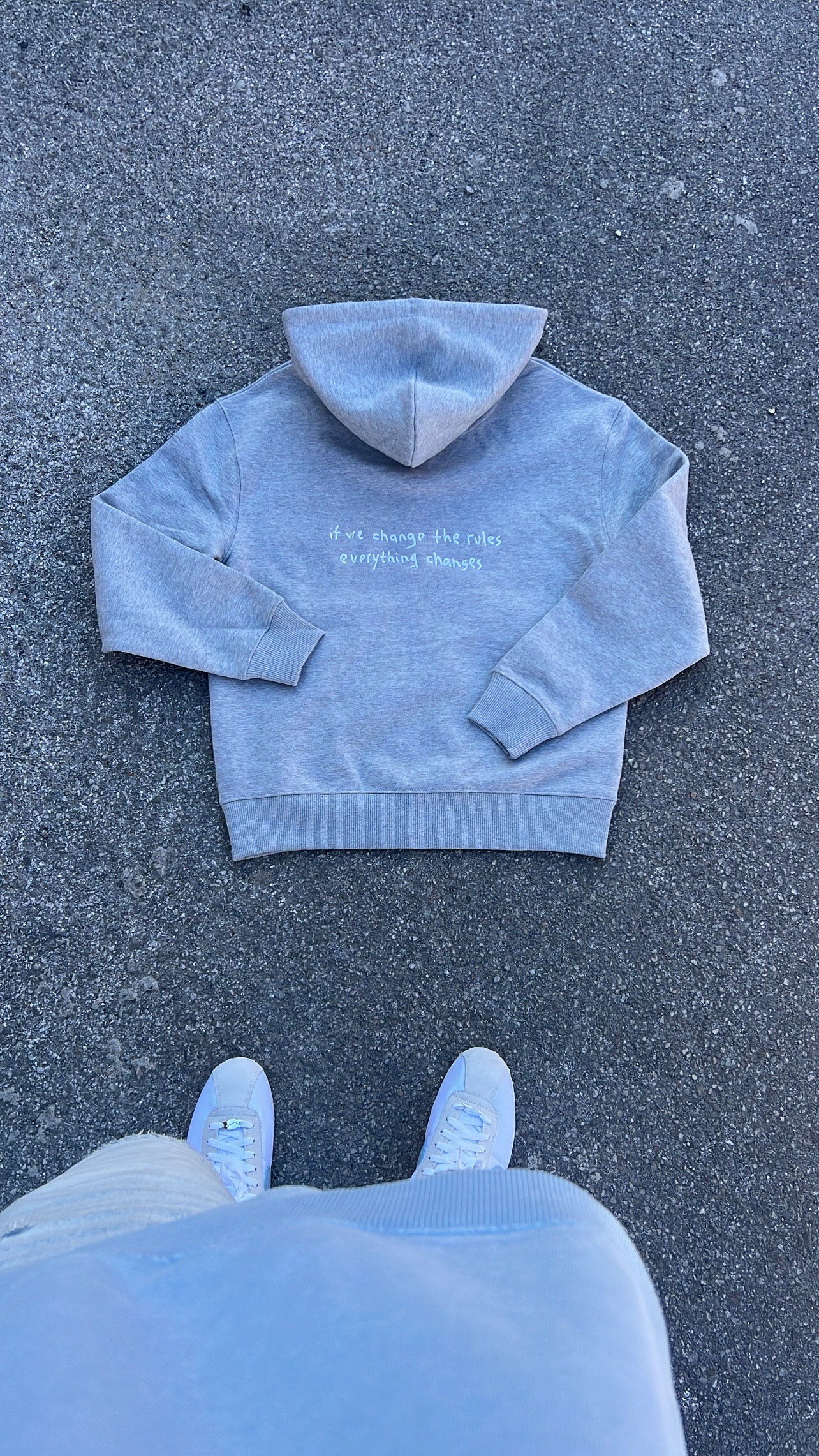 Hoodie brodé zippé « change the rules »