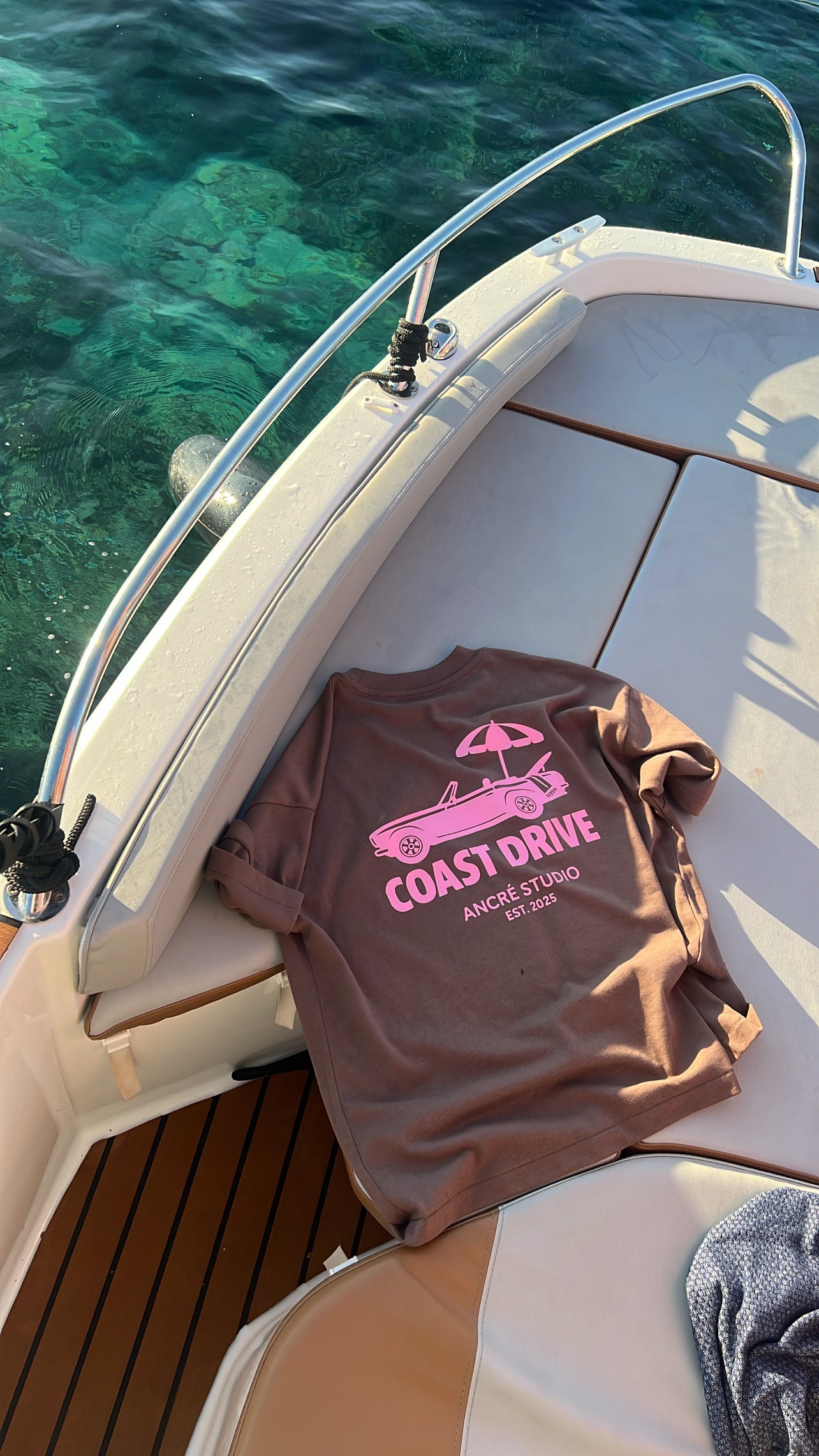 T-shirt "coast drive" marron