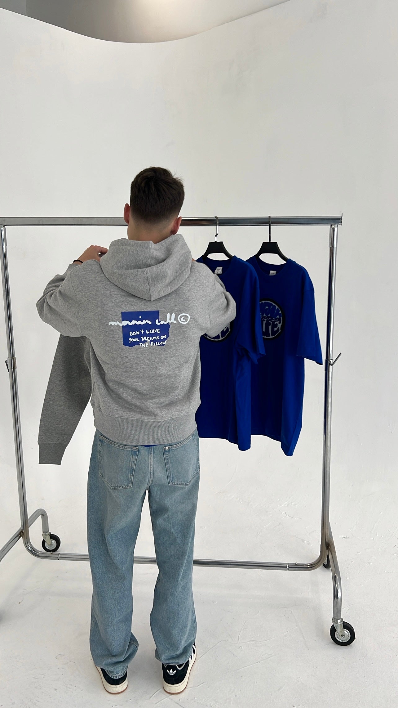 Sweat "Morning call" gris