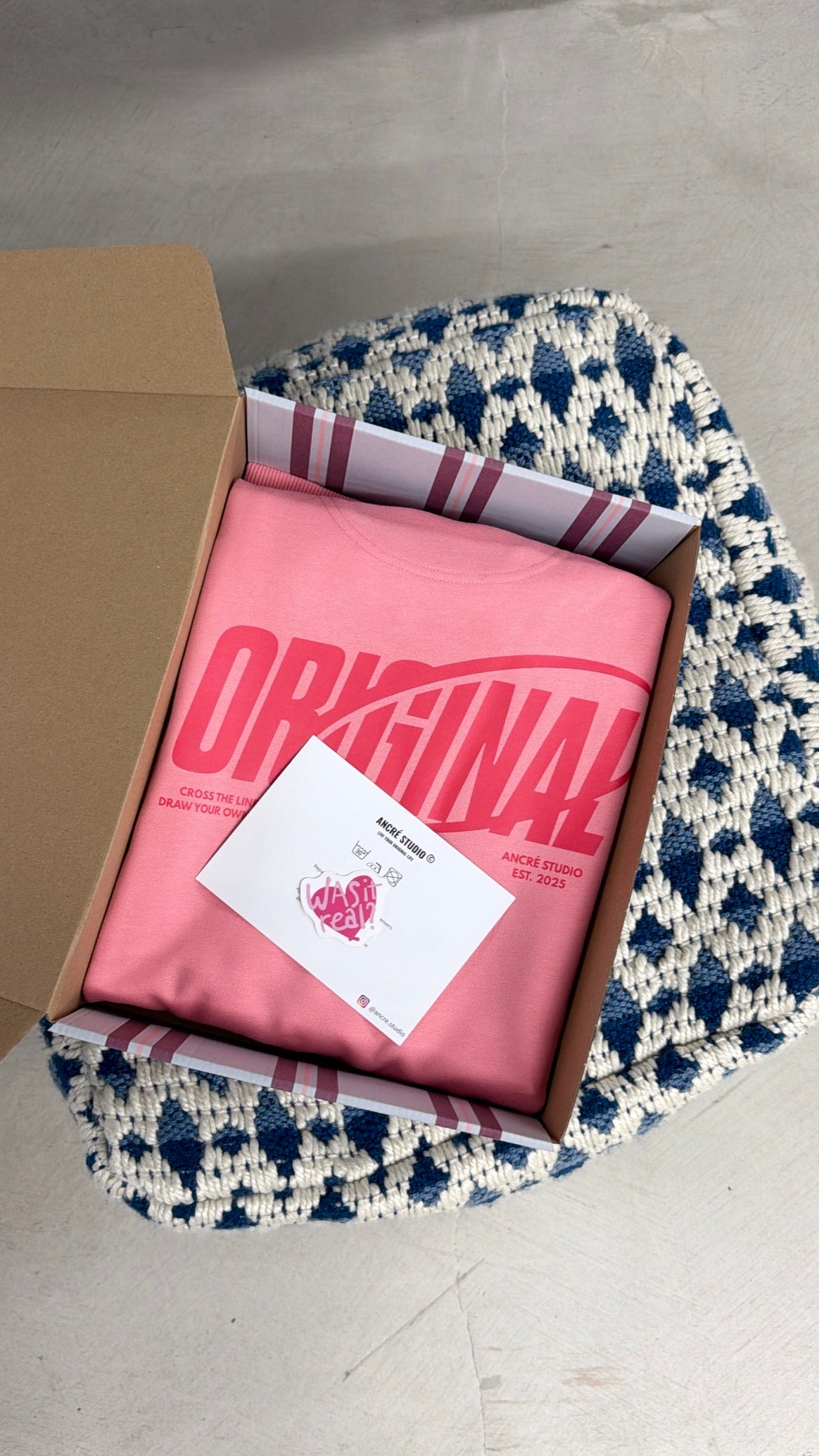 Coffret simple sweat sans capuche "Original" rose