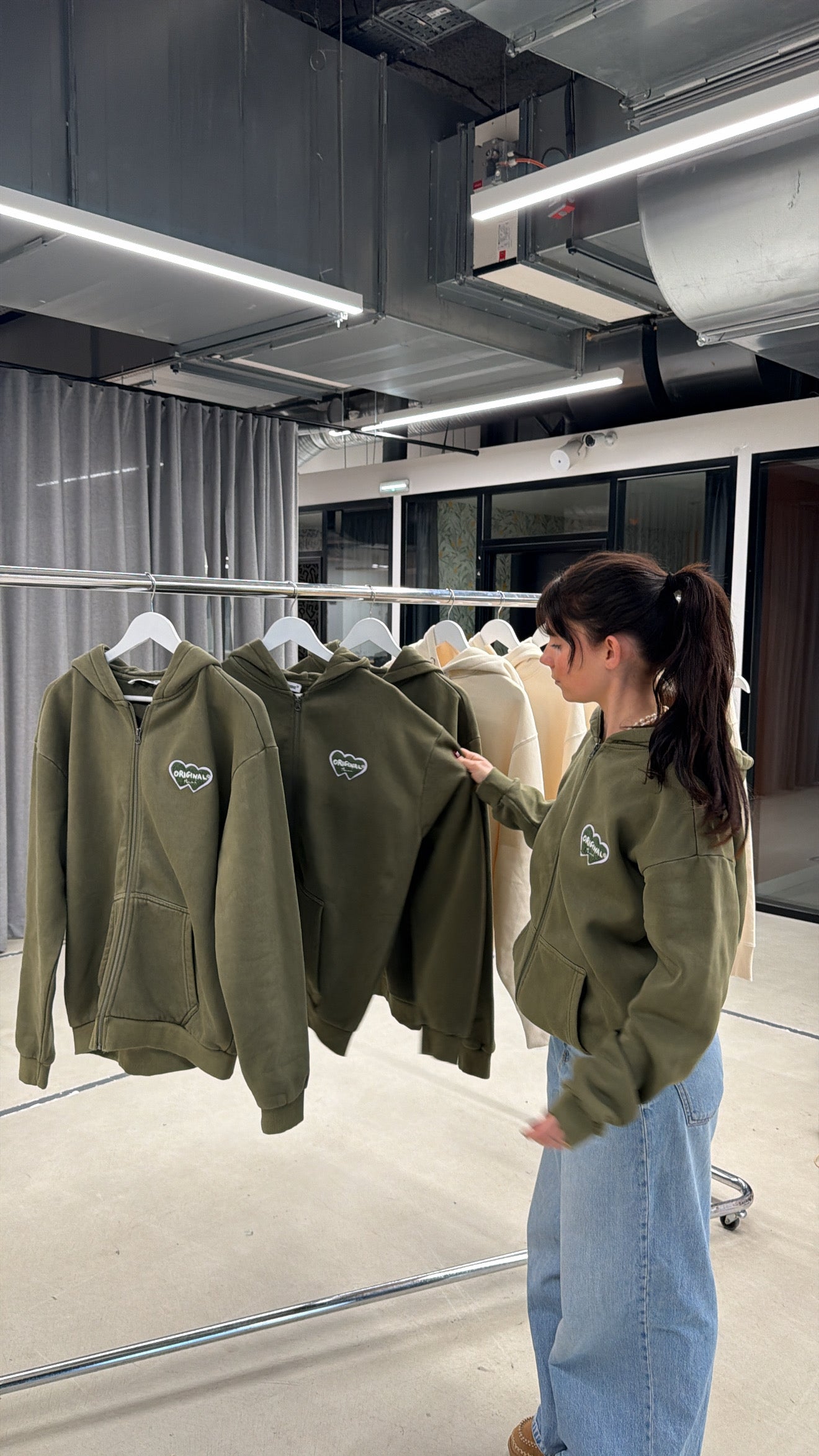 Hoodie zippé "logo bouclette" kaki délavé