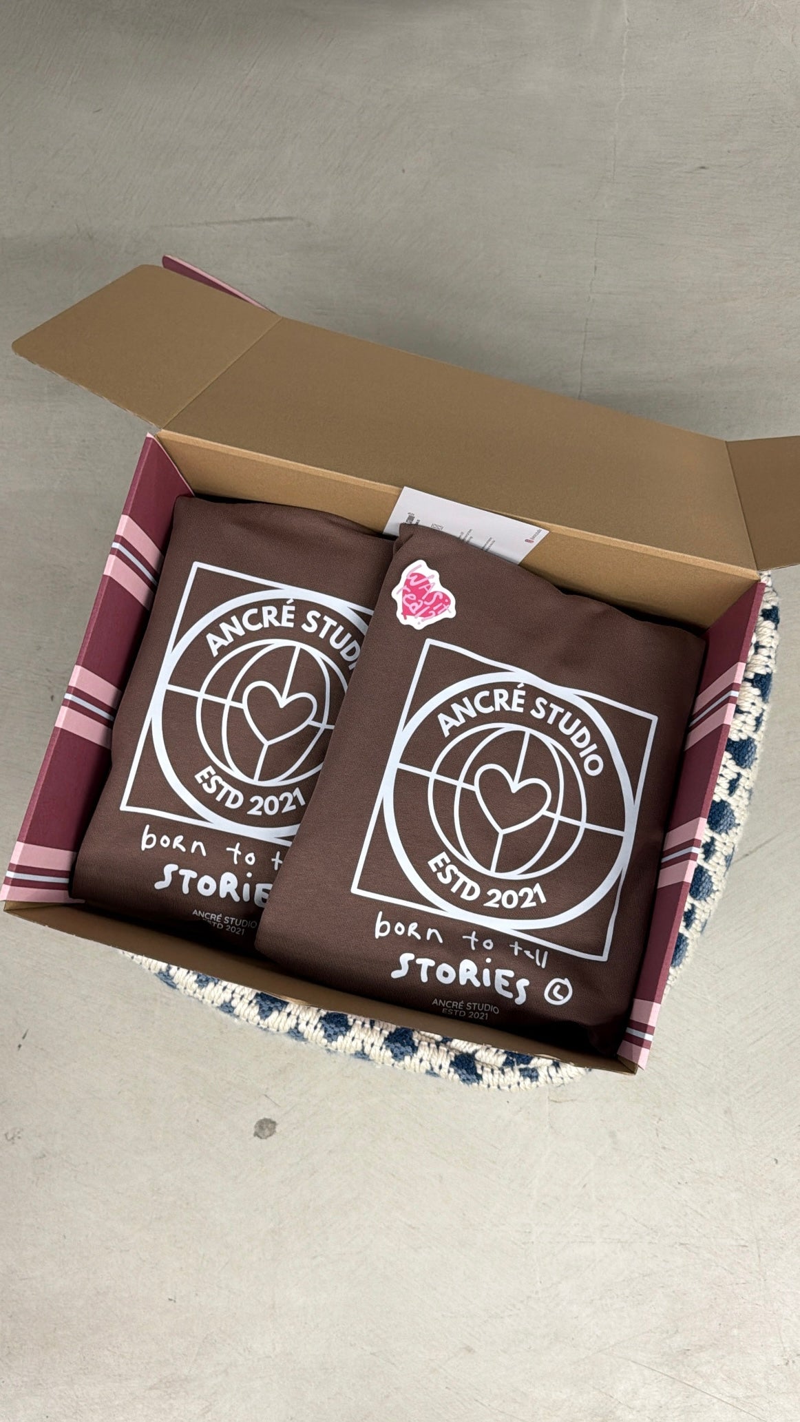 Coffret double sweats "stories" marron