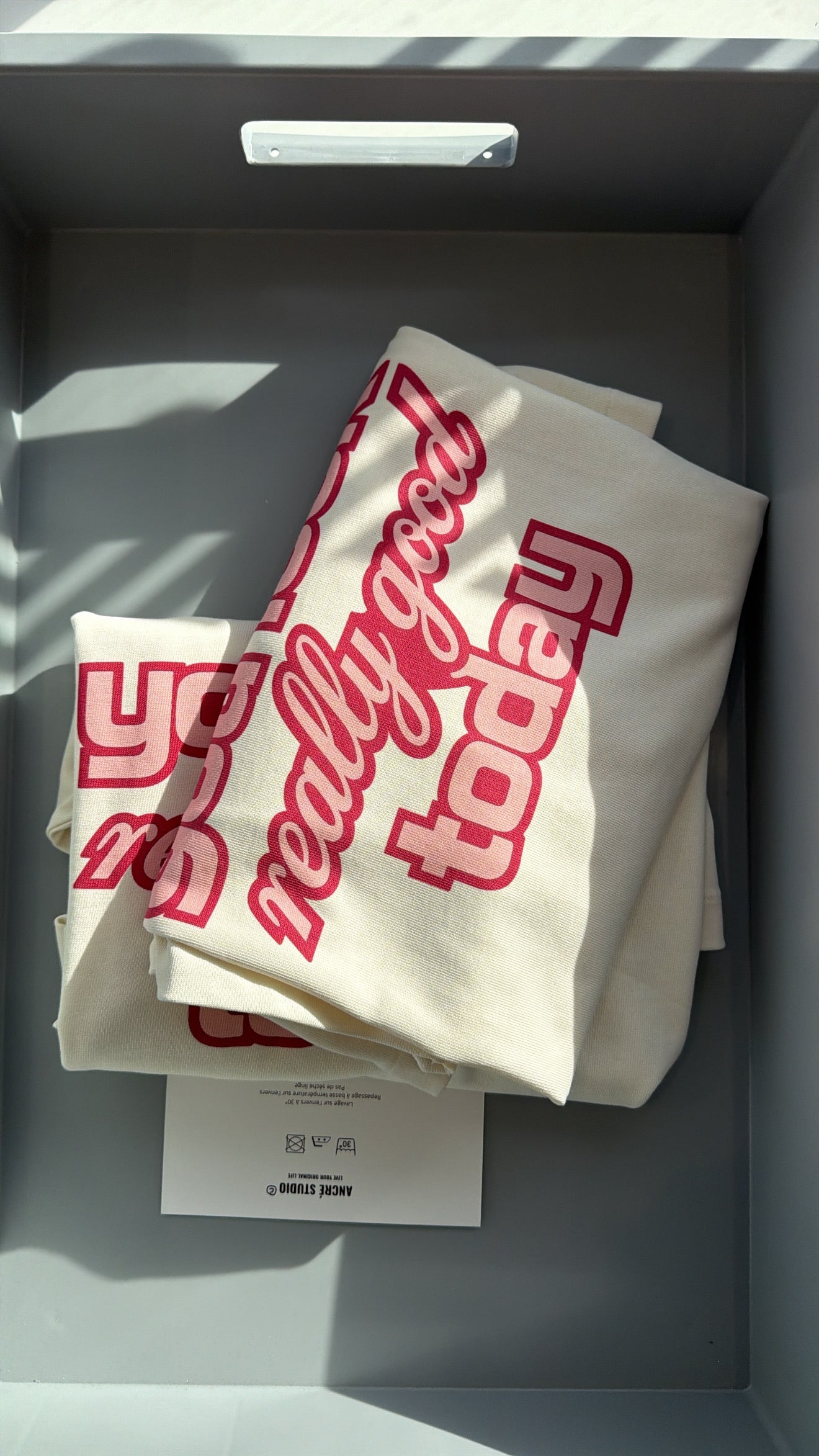 T-shirt "you look really good"