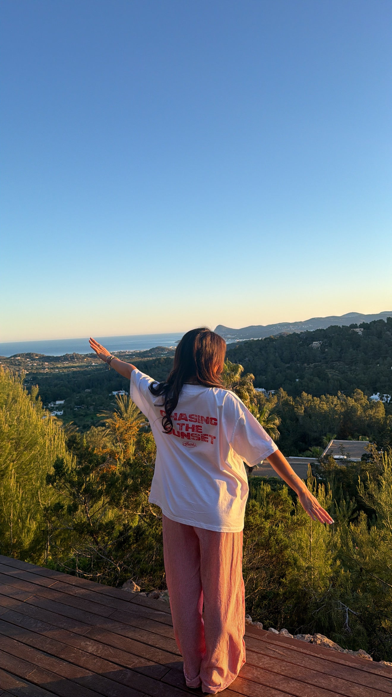 T-shirt "chasing the sunset" blanc