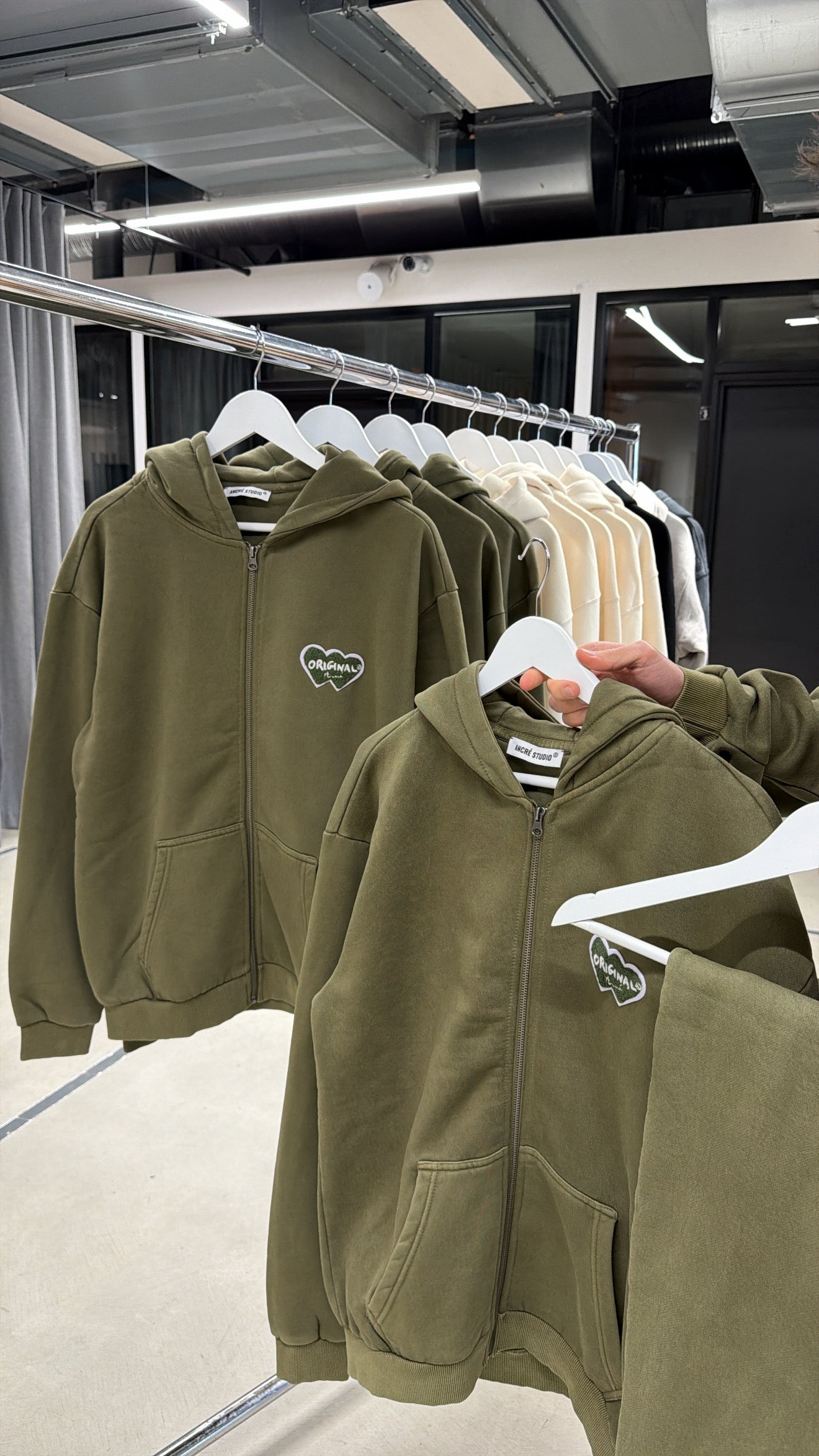 Hoodie zippé "logo bouclette" kaki délavé